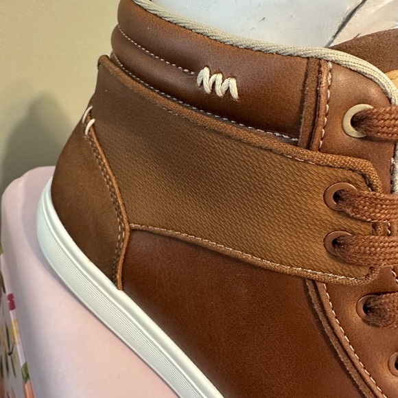 Gently used ALDO HIGH TOP LACEUP SNEAKERS - Picture 4 of 14